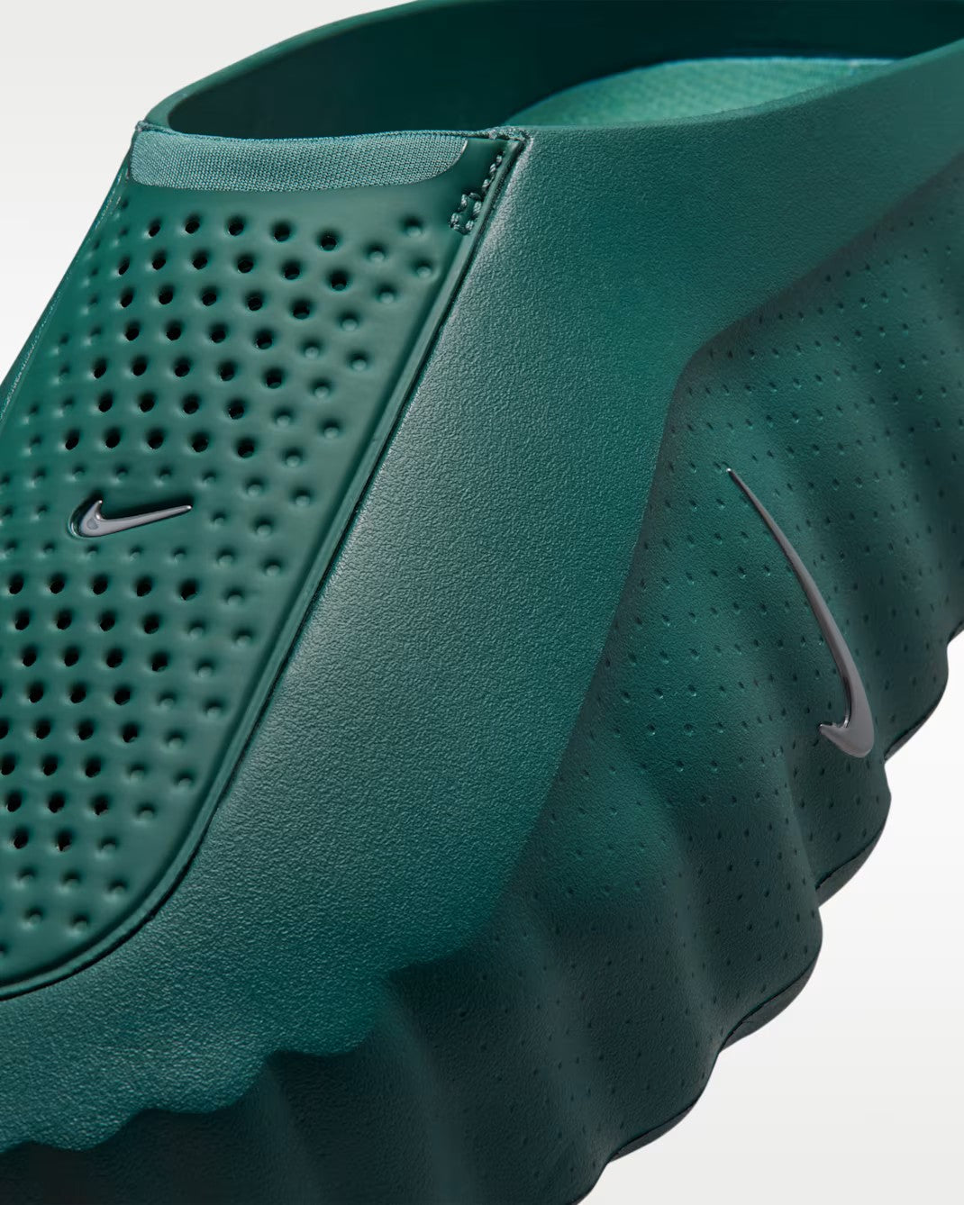 Mind 001 Slide Pine Green